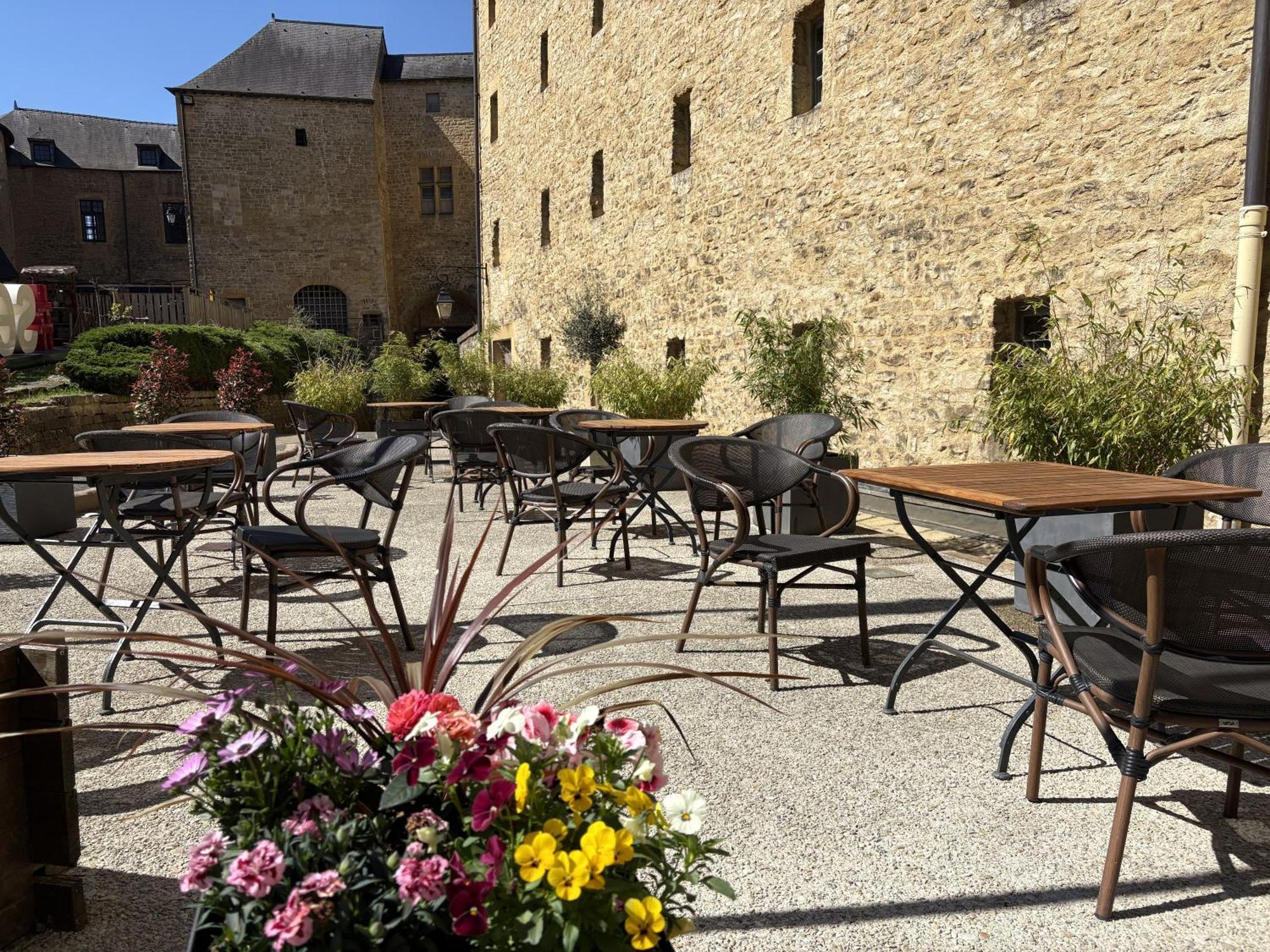 Hotel Le Chateau Fort De Sedan Exterior foto